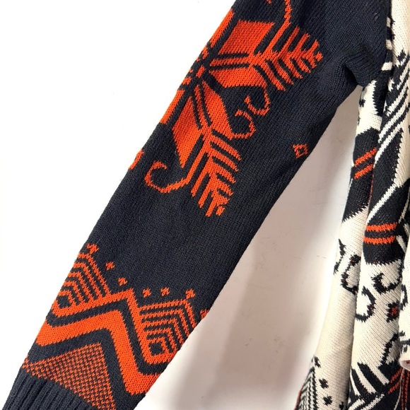 Doe & Rae Aztec Print Cardigan Sweater - Picture 5 of 9